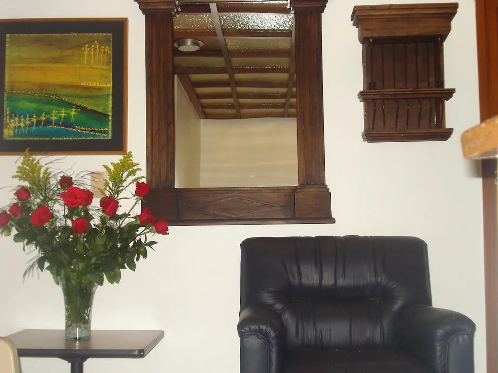 Casa Real Bed & Breakfast Bogotá 2*,